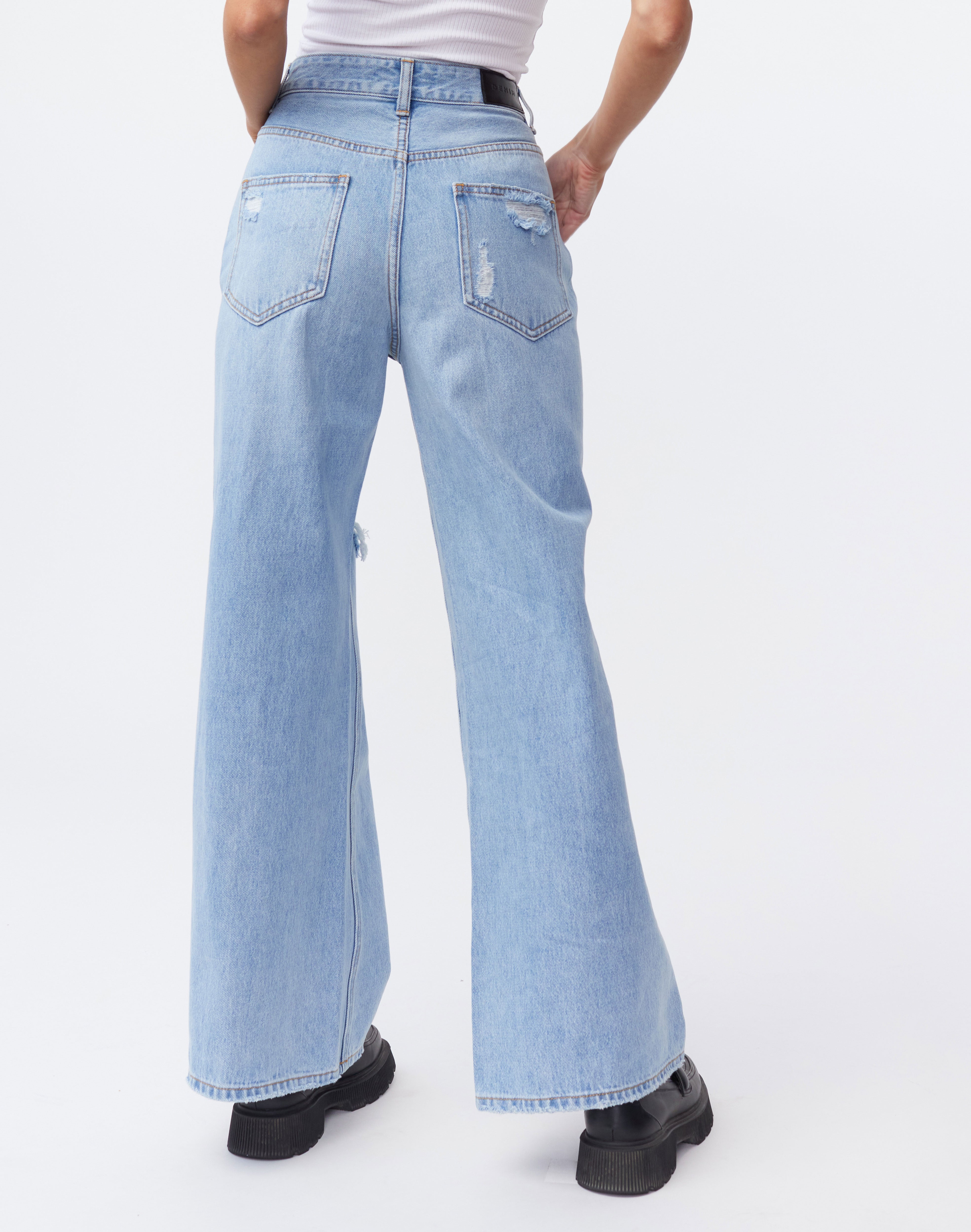 Super Wide Leg Ripped Jean 