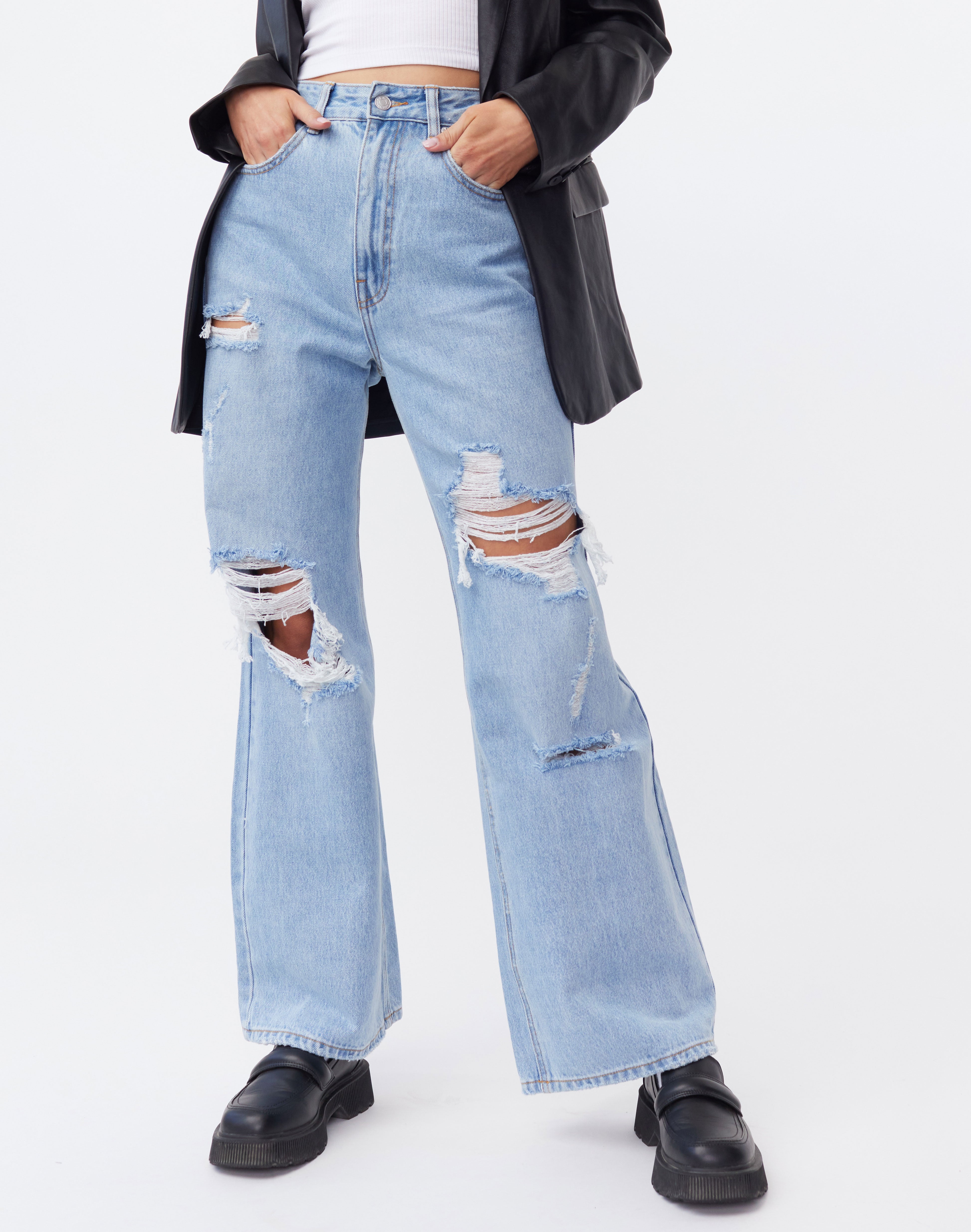 Super Wide Leg Ripped Jean 