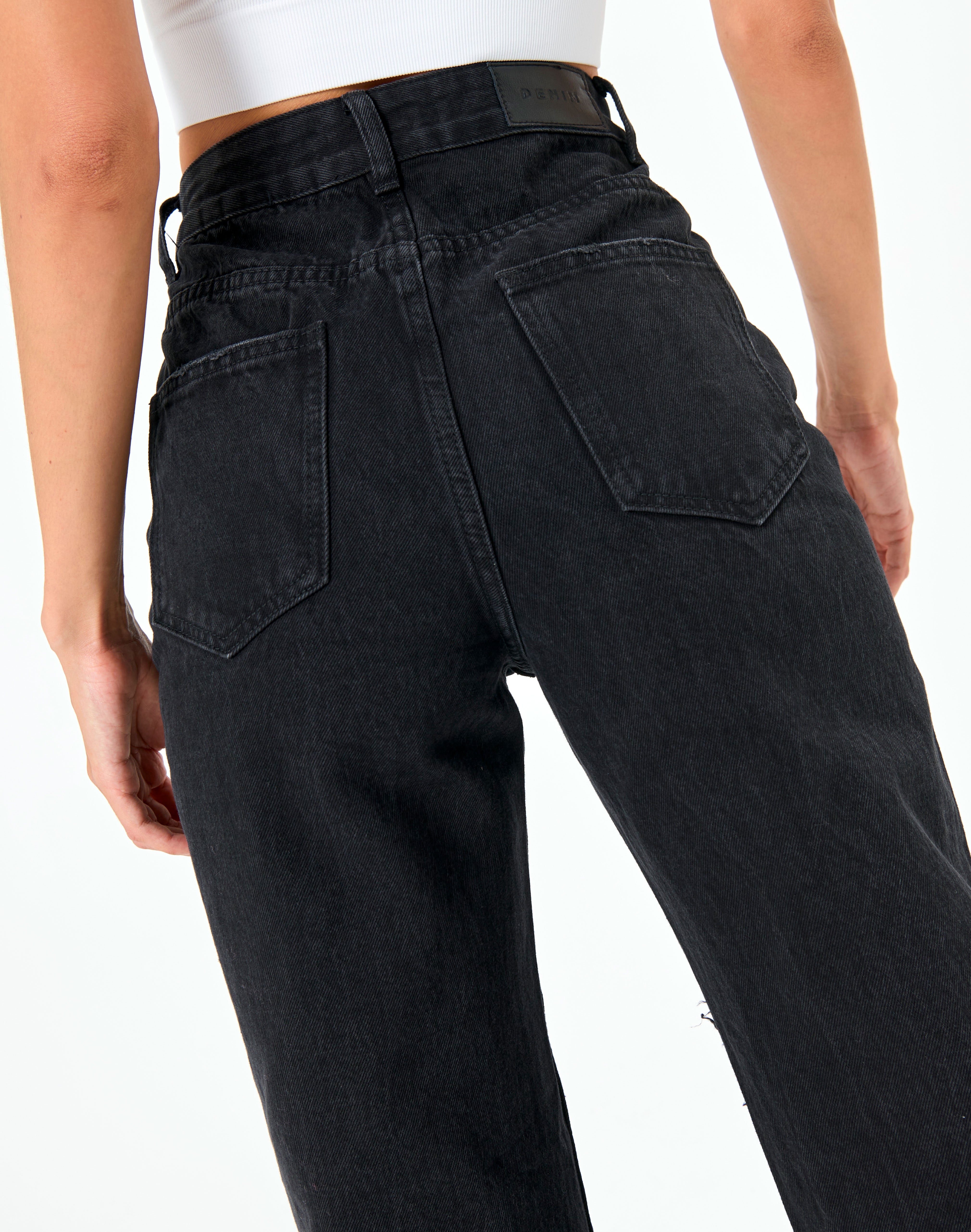 Recycled Relaxed Straight Leg Jean in 