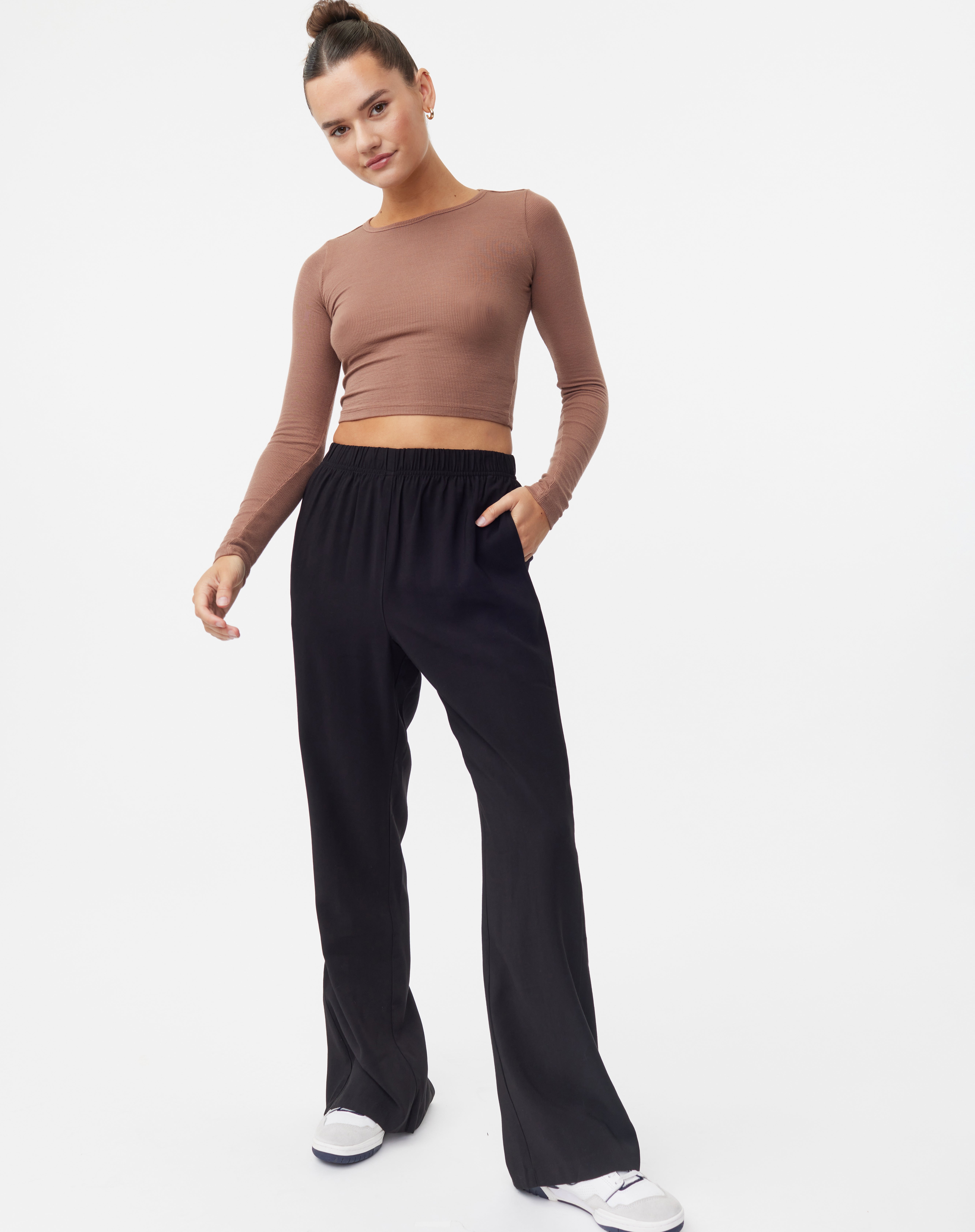Straight Leg Split Back Pant in Black 