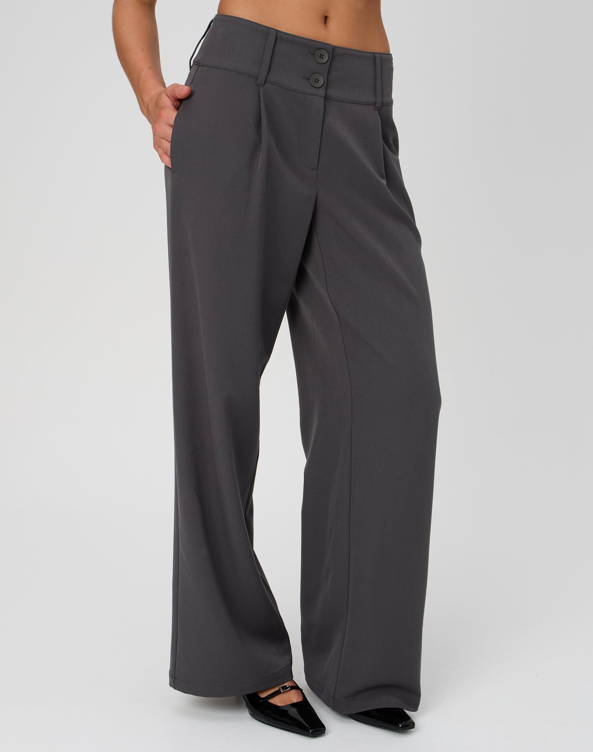 Tailored trousers - Dark brown - Ladies | H&M IN