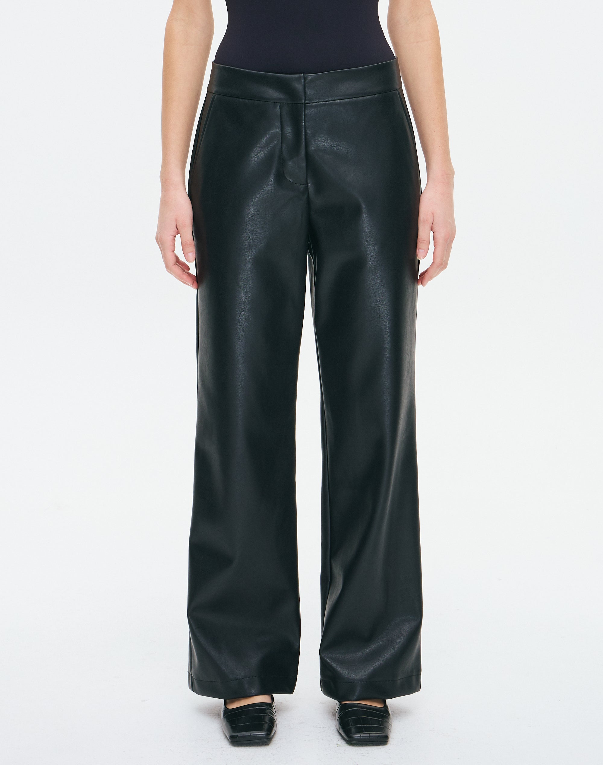 Faux Leather Pants in Black Glassons
