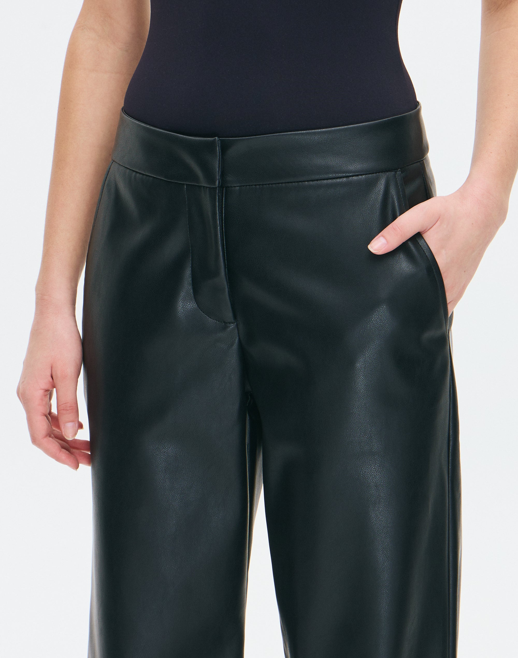 Faux Leather Pants in Black Glassons