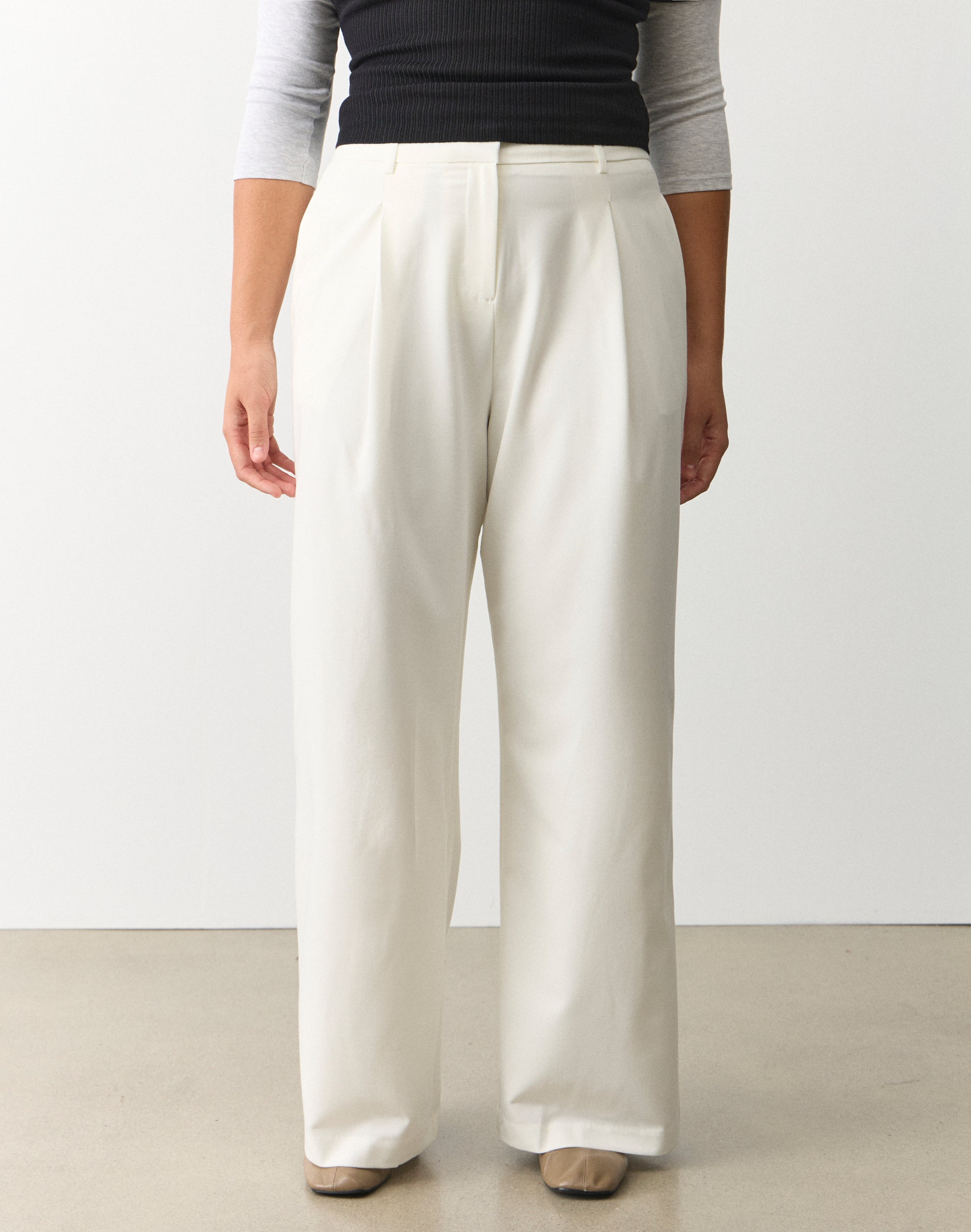 Mid Rise Wide Leg Tailored Pant in Milk | Glassons SG