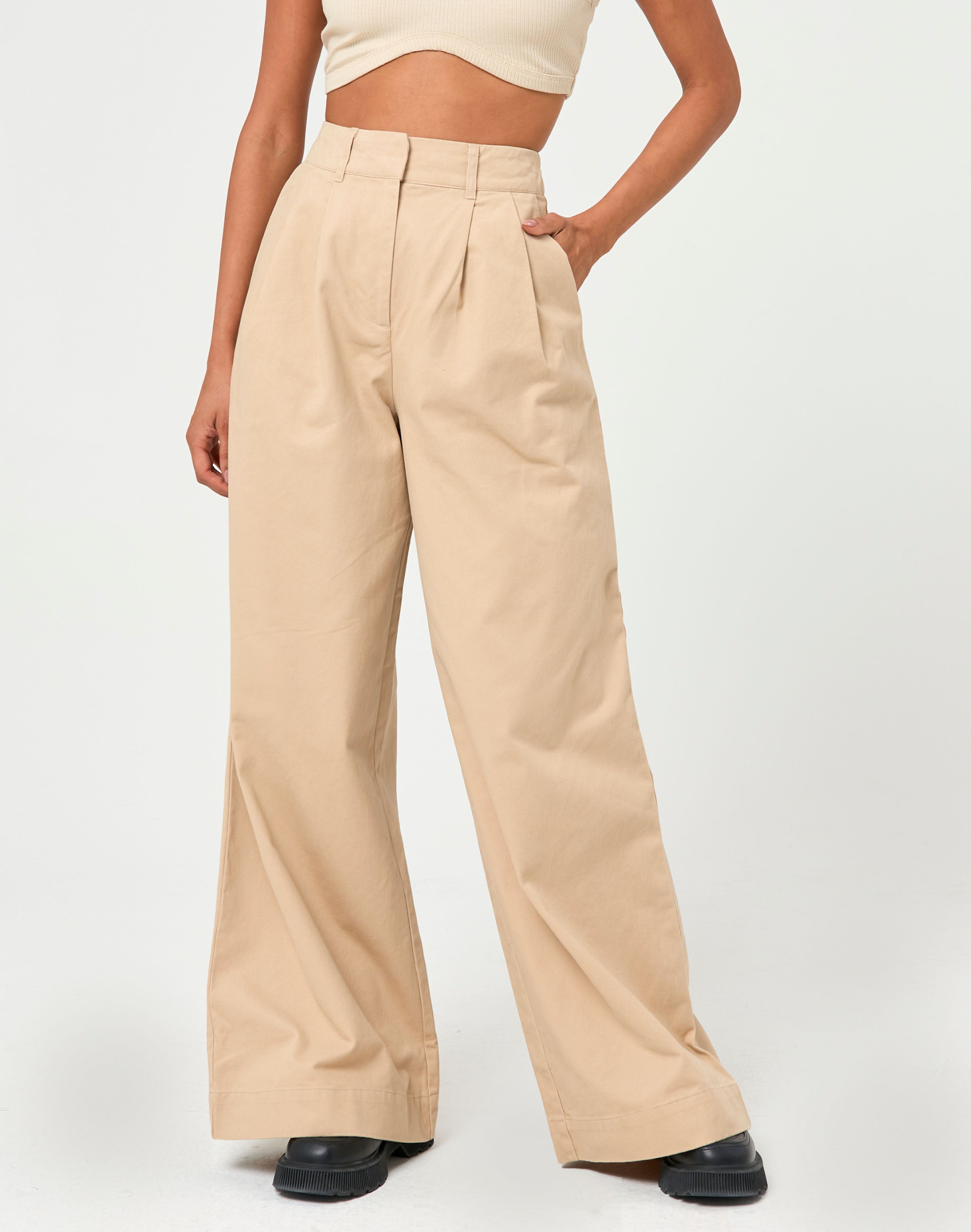 Wide Leg Tailored Cotton Pant in Beige 