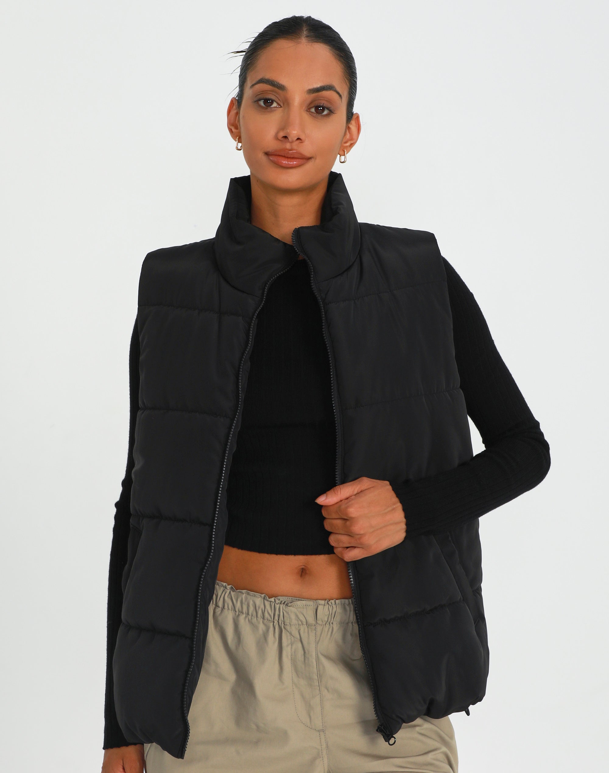 Shop AE Cropped Reversible Puffer Vest online | American Eagle Outfitters  Kuwait