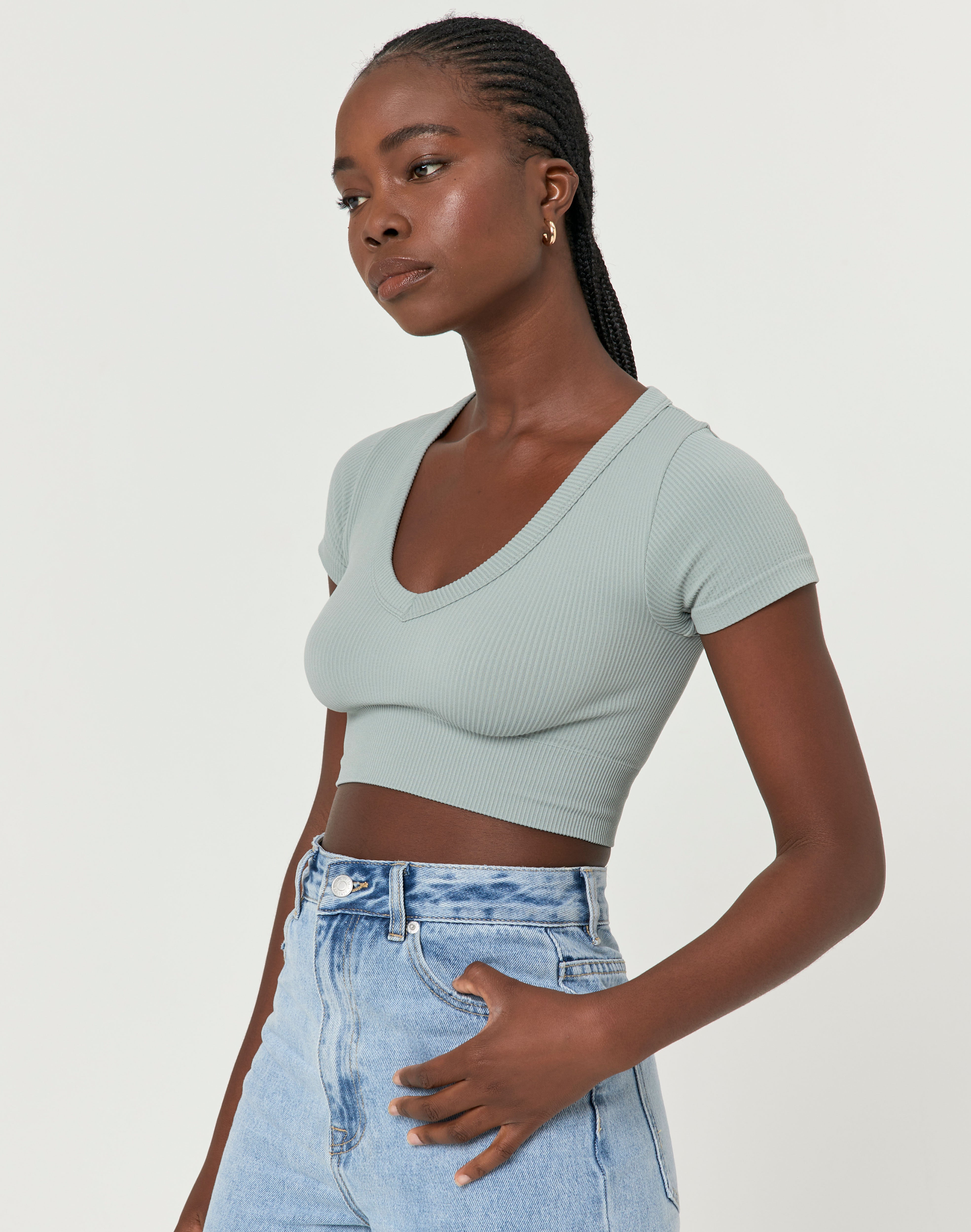 Recycled Seamless V Neck Crop Top in 