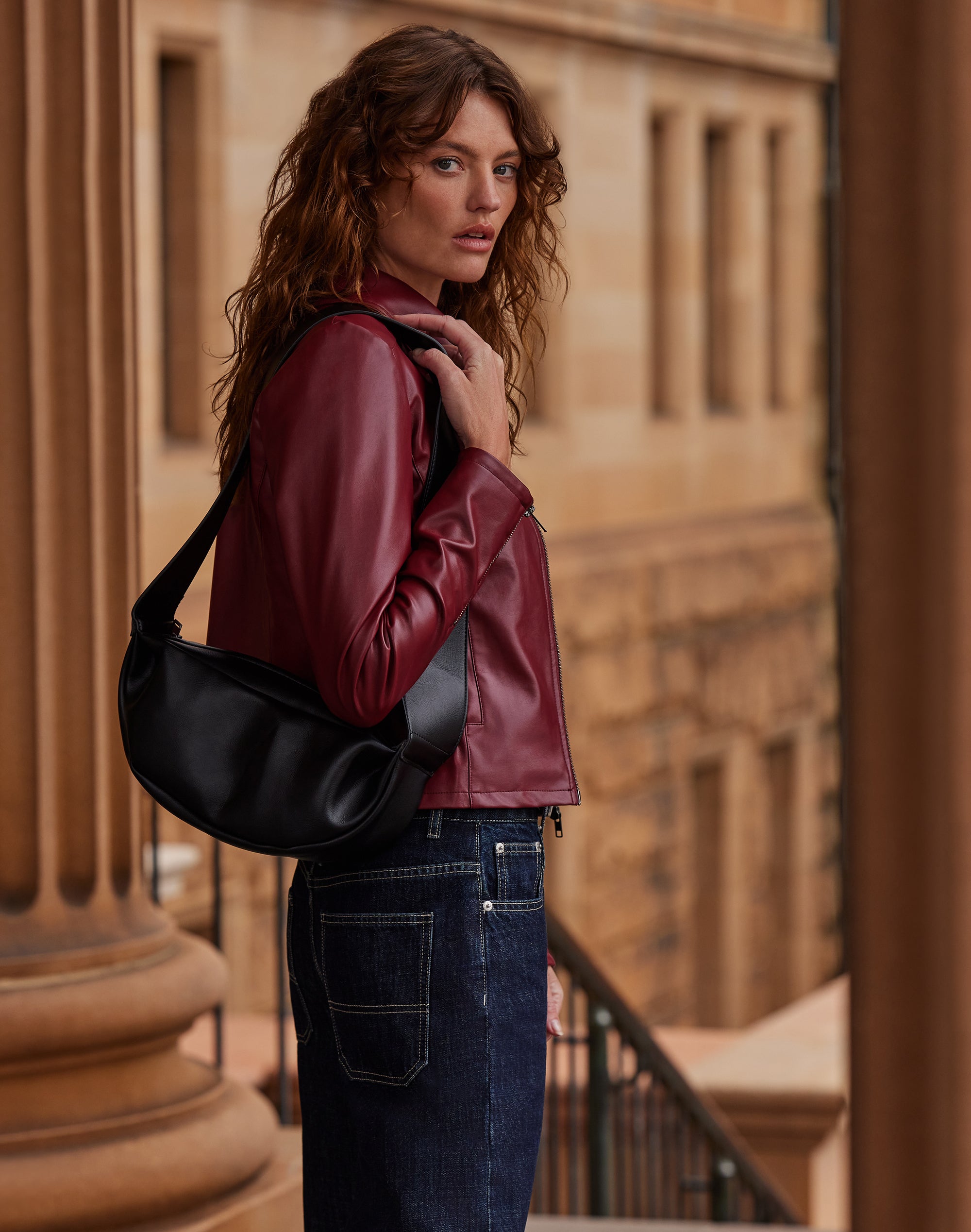 Voyou Medium leather crossbody bag in black - Givenchy | Mytheresa