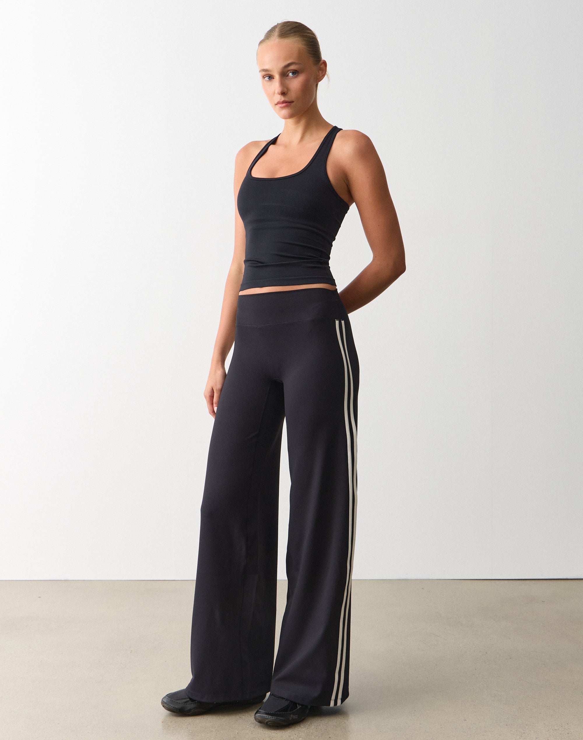 Active Mid Rise Wide Leg Pant in Black X Vanilla Thrilla | Glassons
