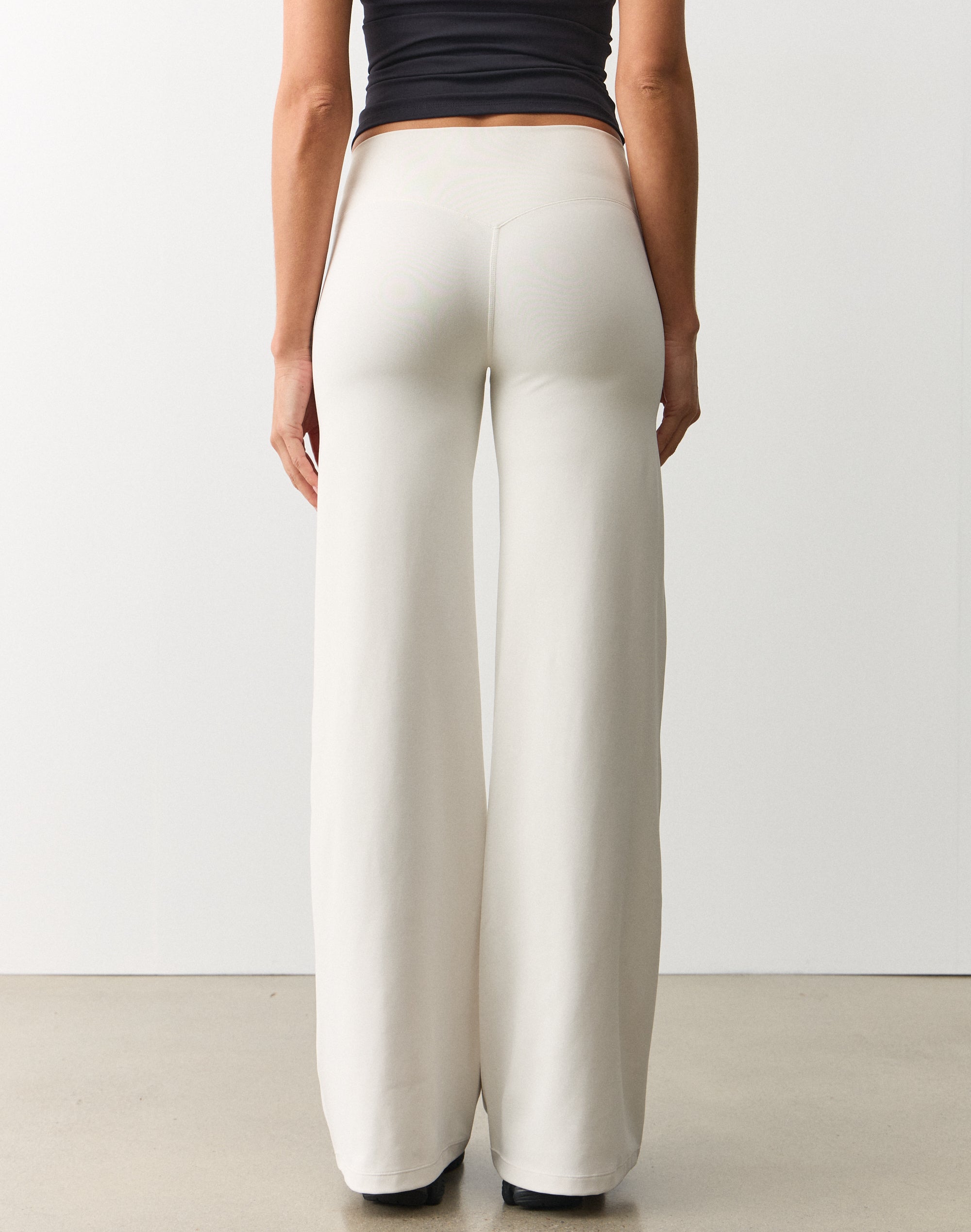 Active Mid Rise Wide Leg Pant in Vanilla Thrilla | Glassons US