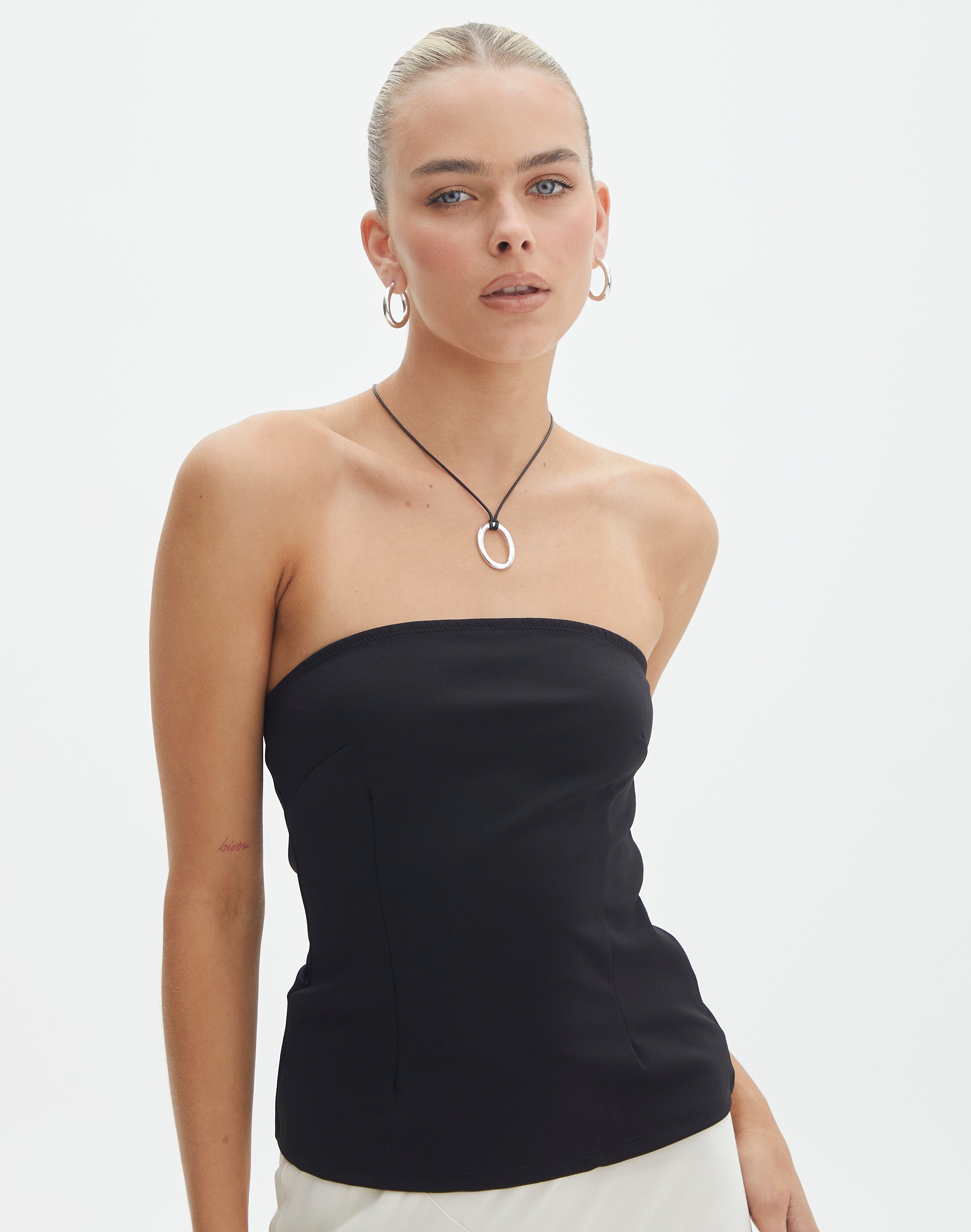 https://www.glassons.com/content/products/silka-strapless-top-black-front-tv124272pln.jpg