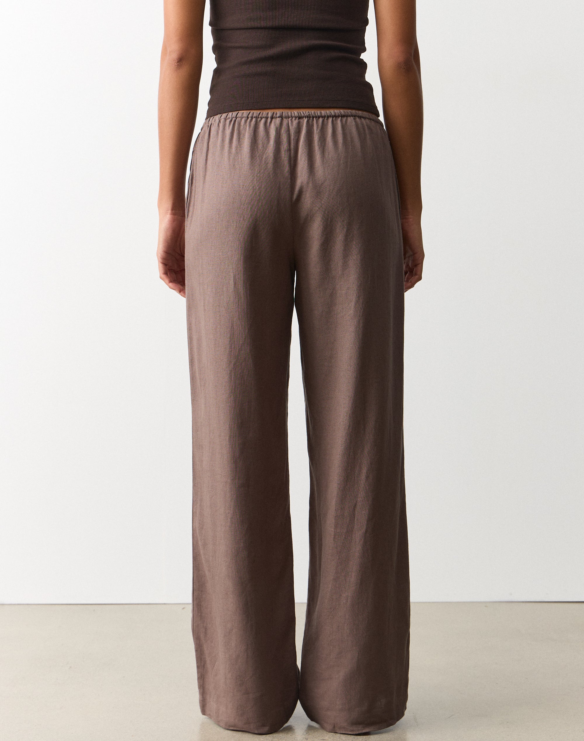 Linen Blend Low Rise Relaxed Pant in Smokey Hazel | Glassons US