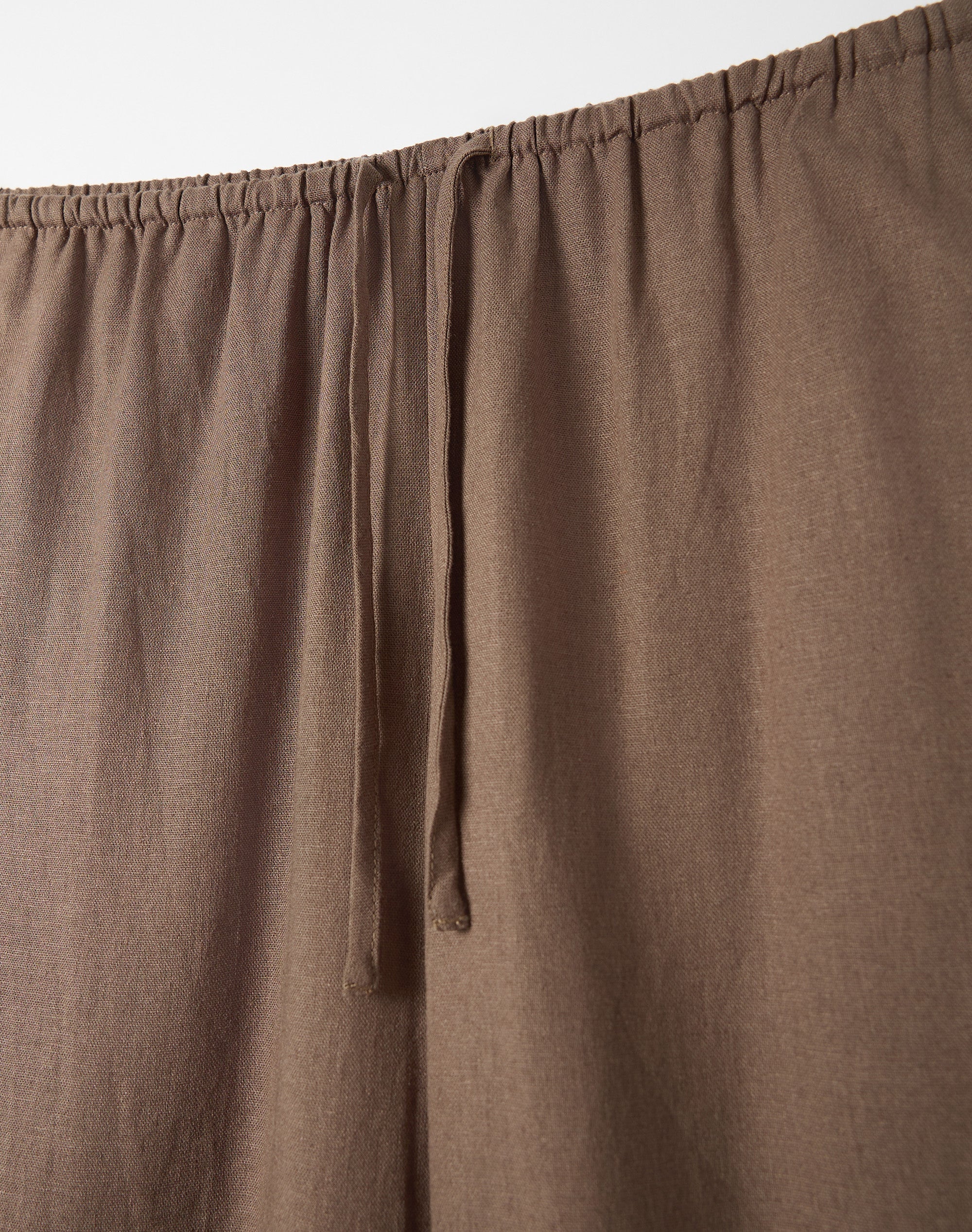Linen Blend Low Rise Relaxed Pant in Smokey Hazel | Glassons