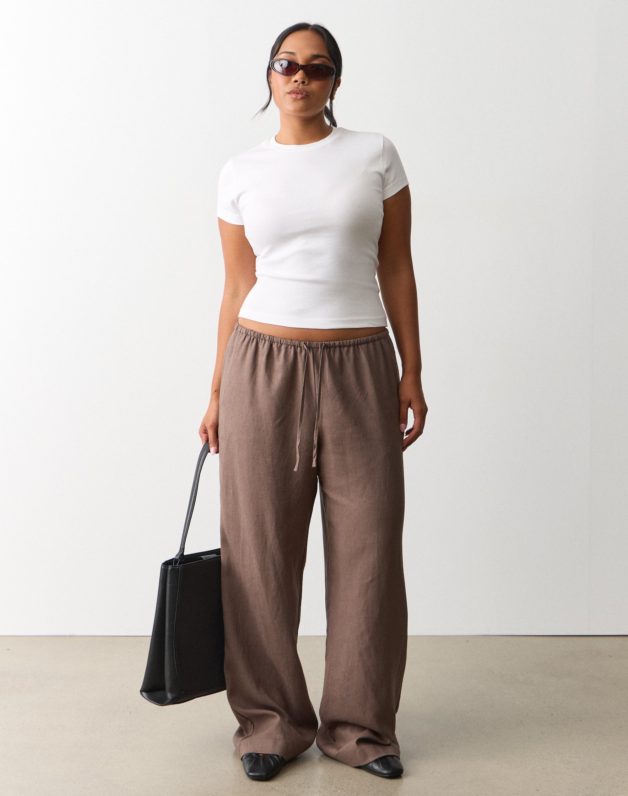 Linen Blend Low Rise Relaxed Pant in Smokey Hazel | Glassons US