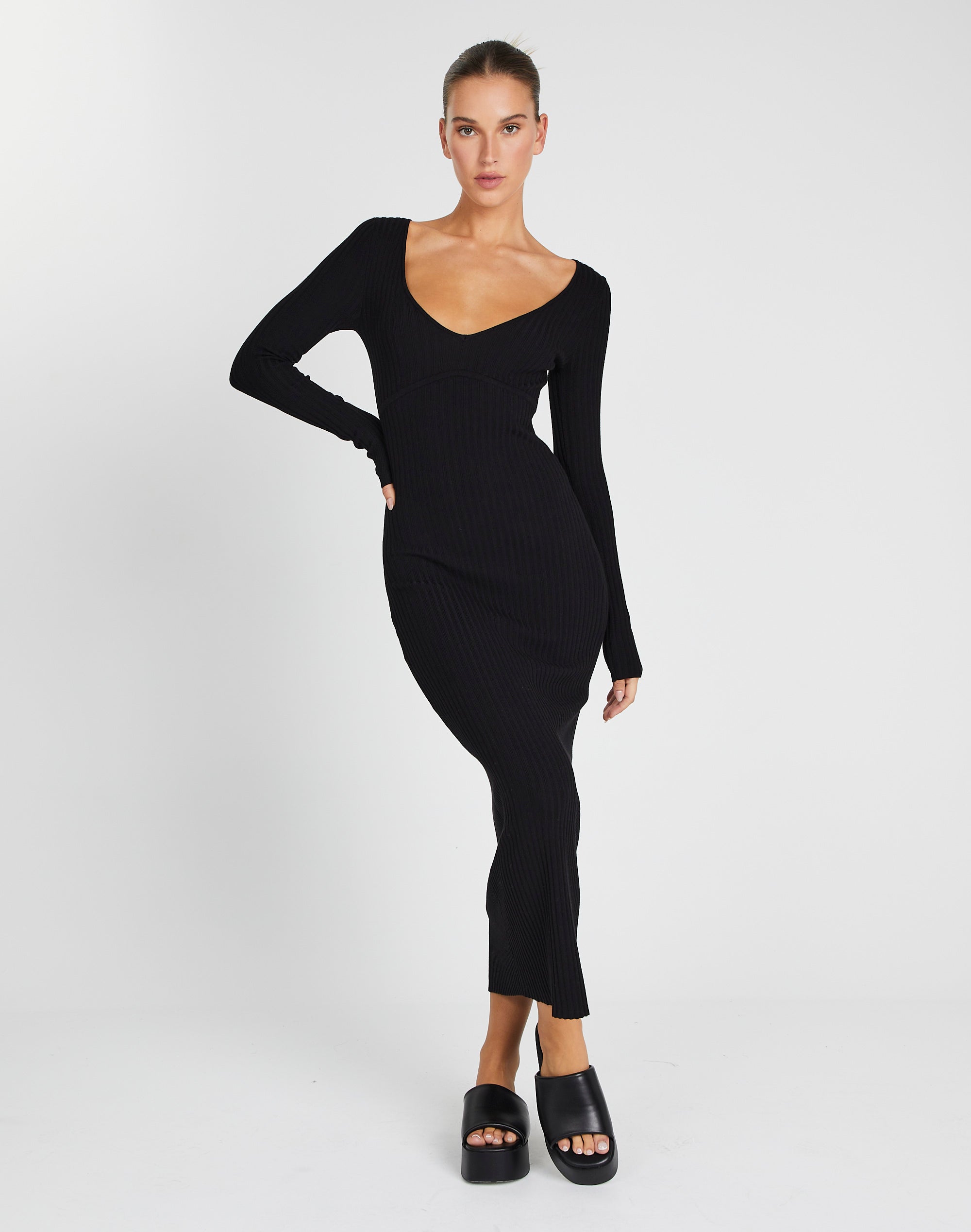 V Neck Ribbed Knit Long Sleeve Midi Dress in Black | Glassons