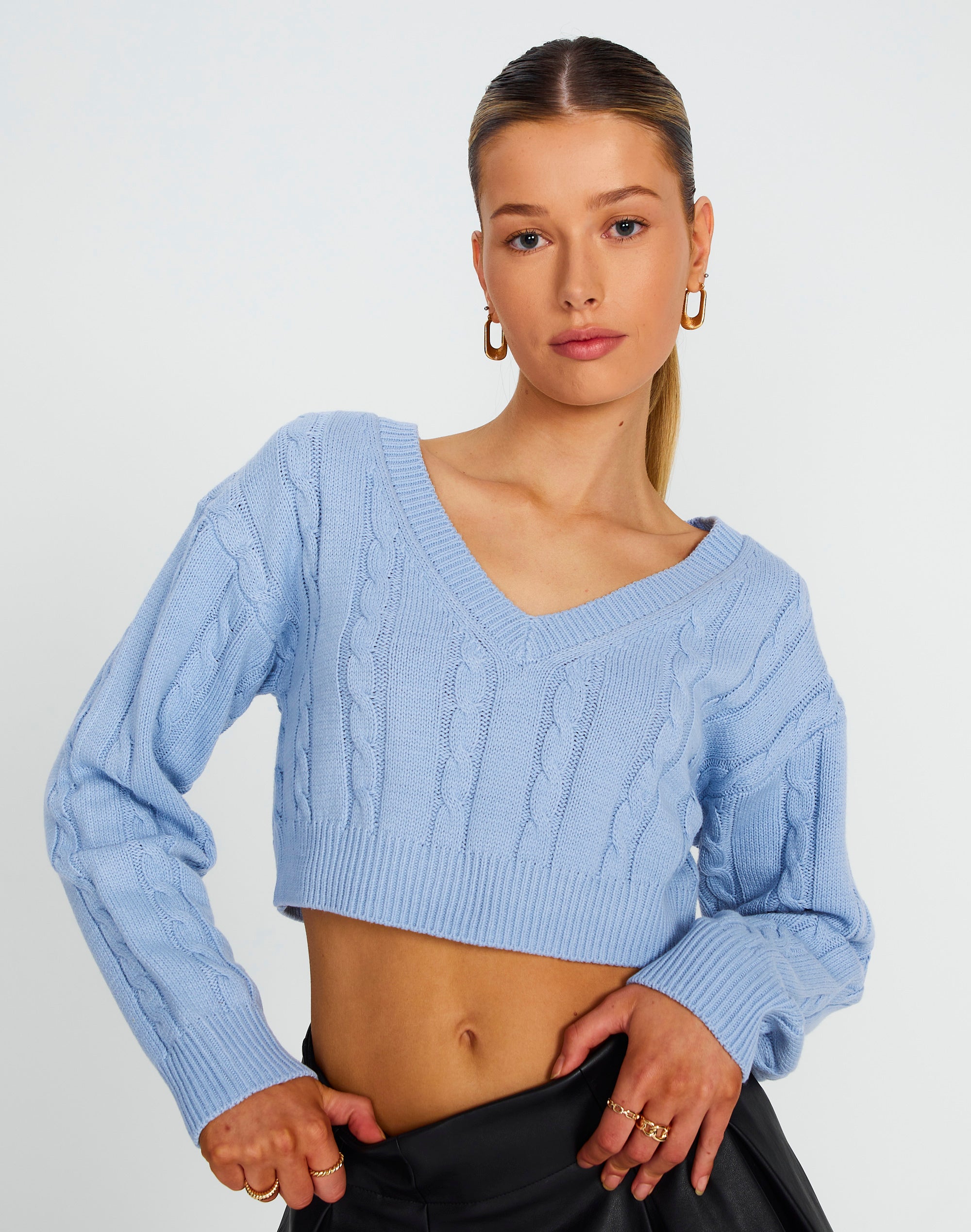 Cropped Cable Knit V Neck Jumper in Blue | Glassons