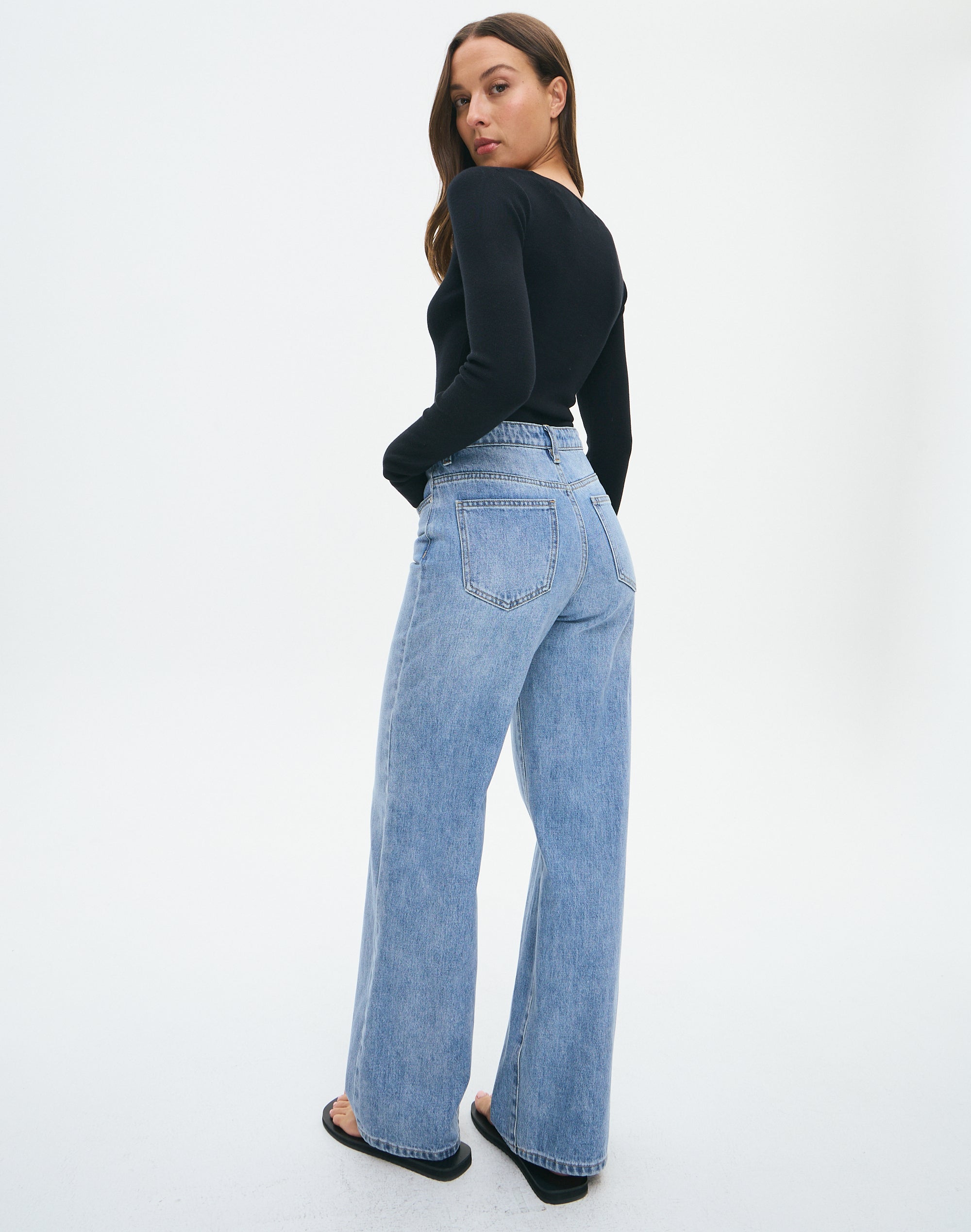 High Rise Straight Leg Jean in Riley Vintage Wash | Glassons